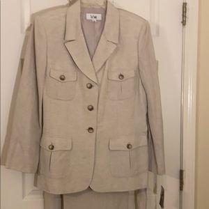 LeSuit pantsuit. Size 18. NWT